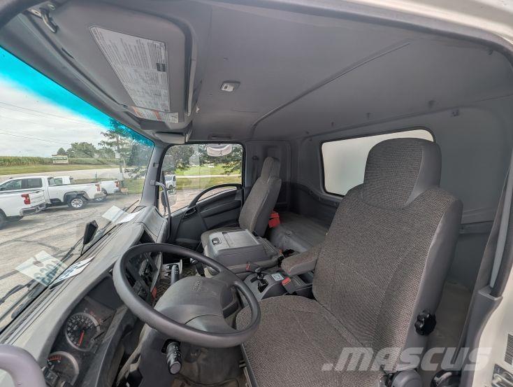 Isuzu FTR 貨箱式卡車