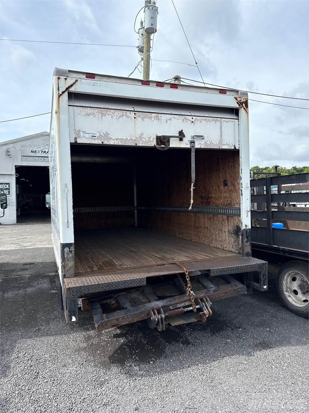 Isuzu NPR 貨箱式卡車