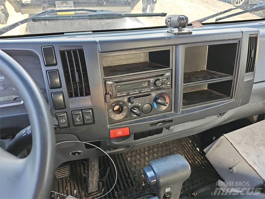 Isuzu NPR HD 貨箱式卡車