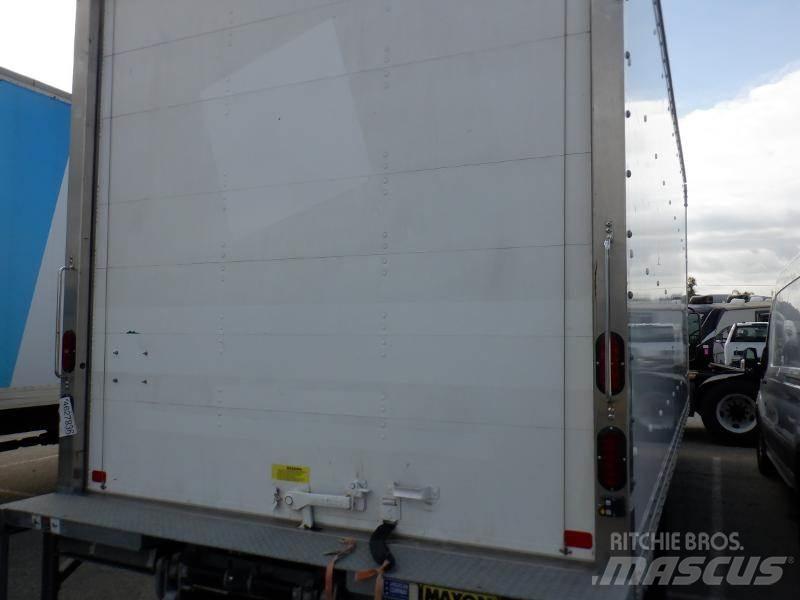 Isuzu NRR 貨箱式卡車
