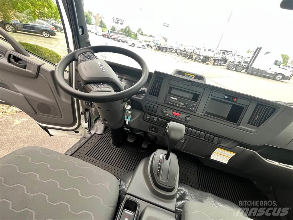 Isuzu NRR 商用底盤車