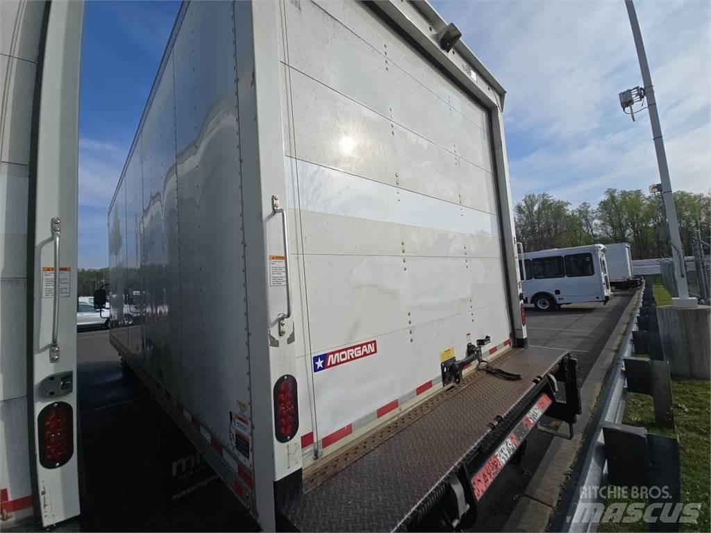 Isuzu NRR 貨箱式卡車