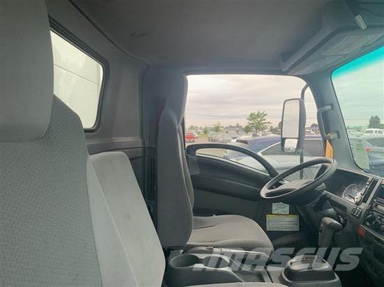 Isuzu NRR 貨箱式卡車