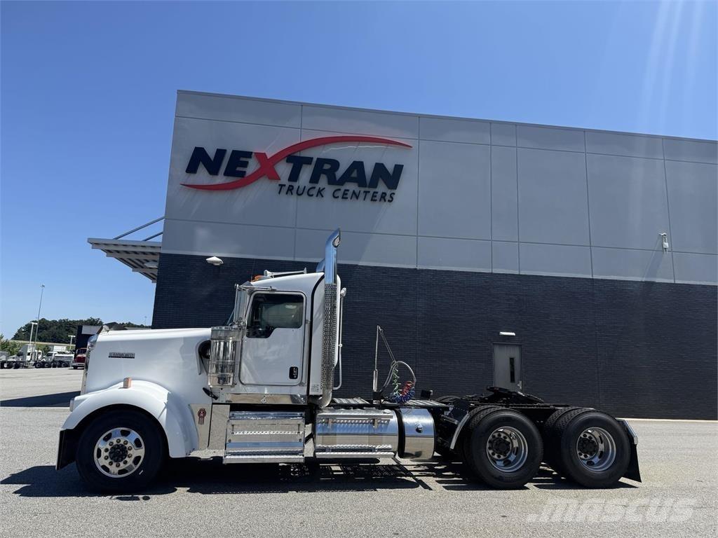 Kenworth W900 曳引機組件