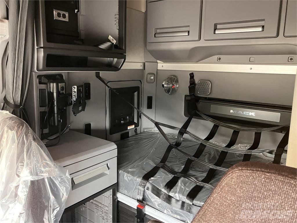 Mack AN64T 曳引機組件