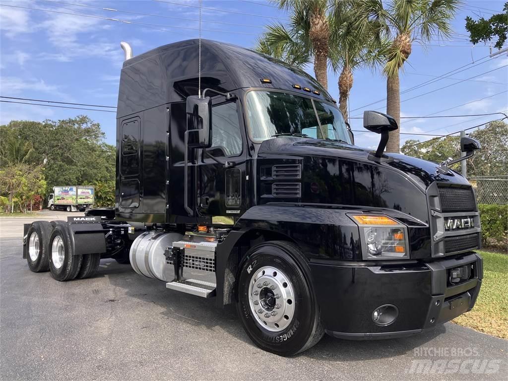 Mack AN64T 曳引機組件