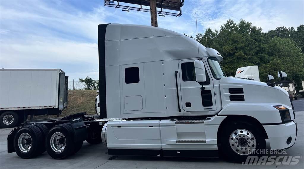 Mack AN64T 曳引機組件