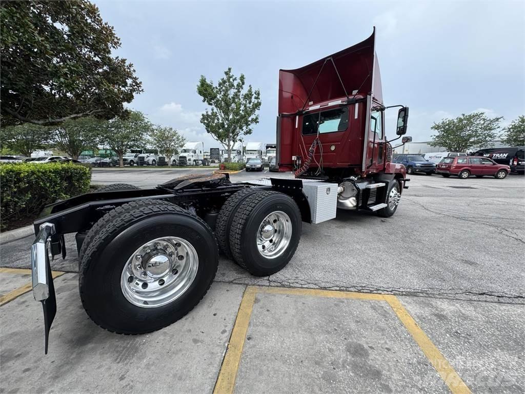 Mack AN64T 曳引機組件
