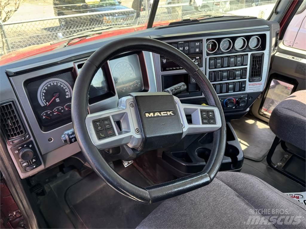 Mack AN64T 曳引機組件