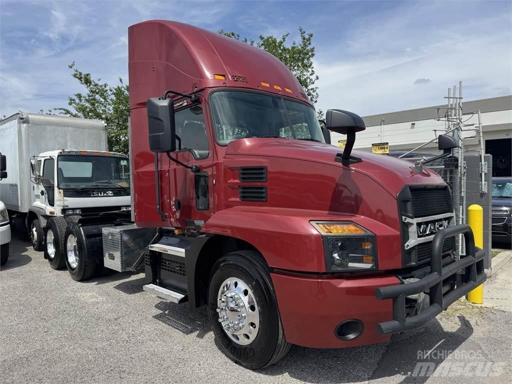 Mack AN64T 曳引機組件