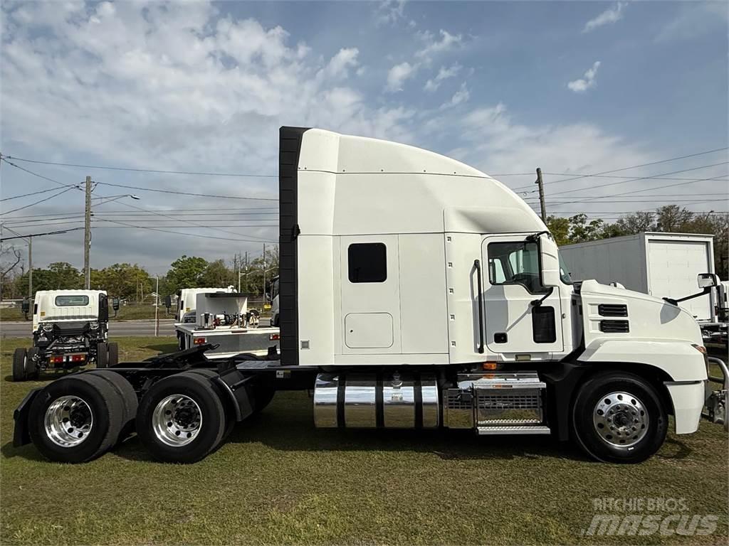 Mack AN64T 曳引機組件