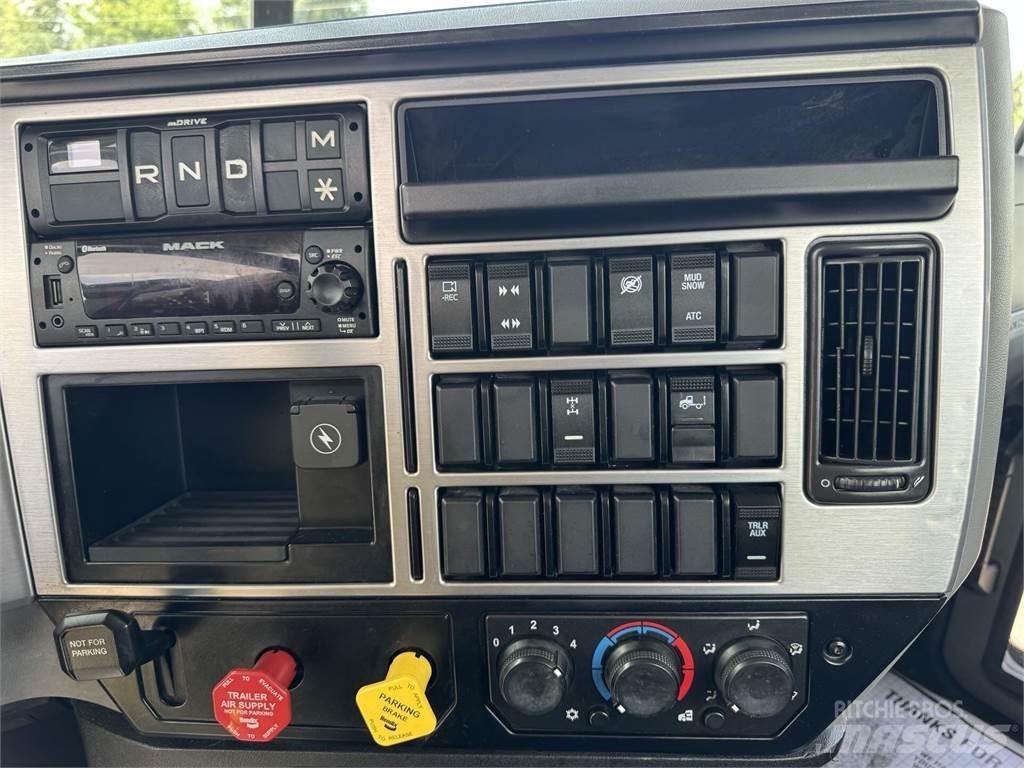 Mack AN64T 曳引機組件