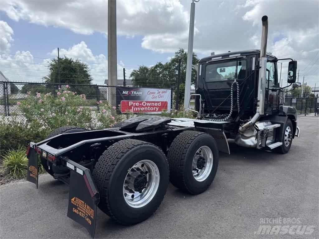 Mack AN64T 曳引機組件