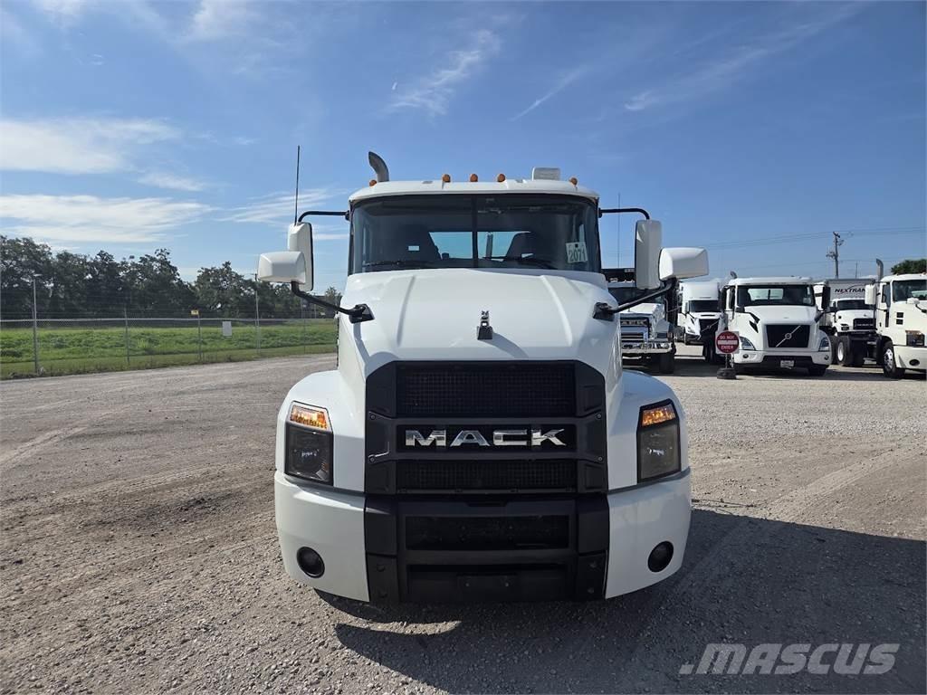 Mack AN64T 曳引機組件