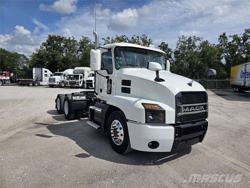 Mack AN64T 曳引機組件