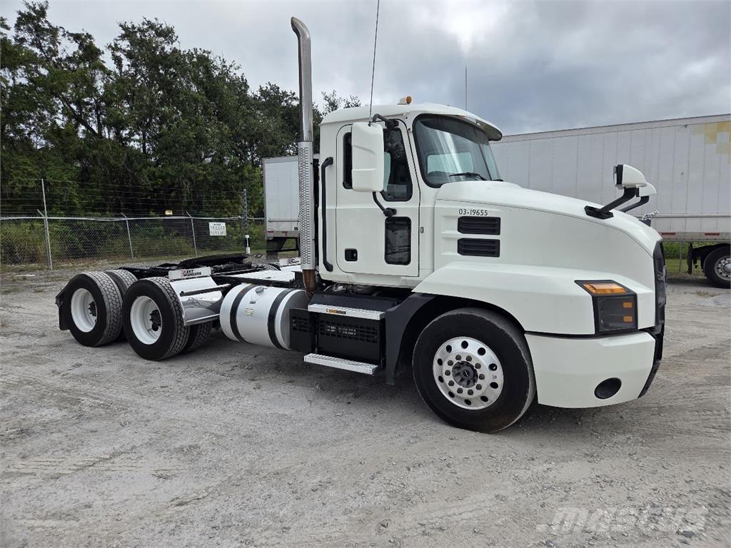 Mack AN64T 曳引機組件