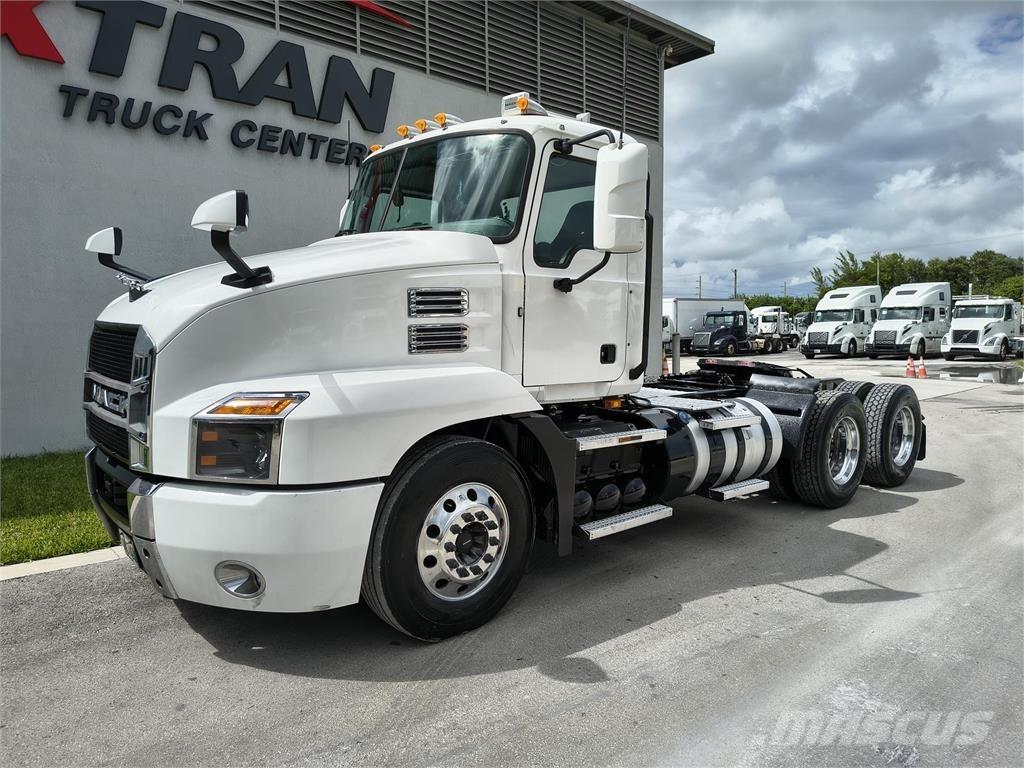 Mack AN64T 曳引機組件