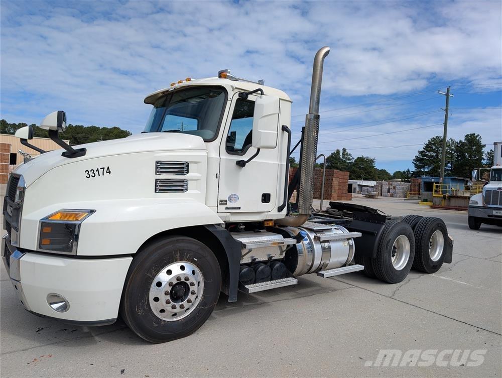 Mack AN64T 曳引機組件