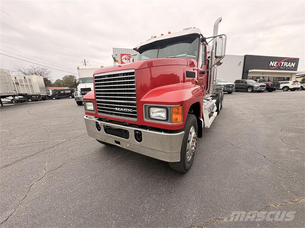 Mack CHU613 曳引機組件