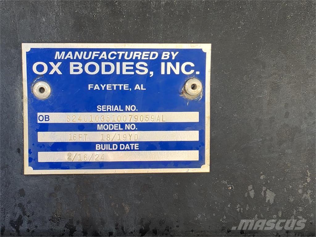 Mack GR64B 傾卸式卡車