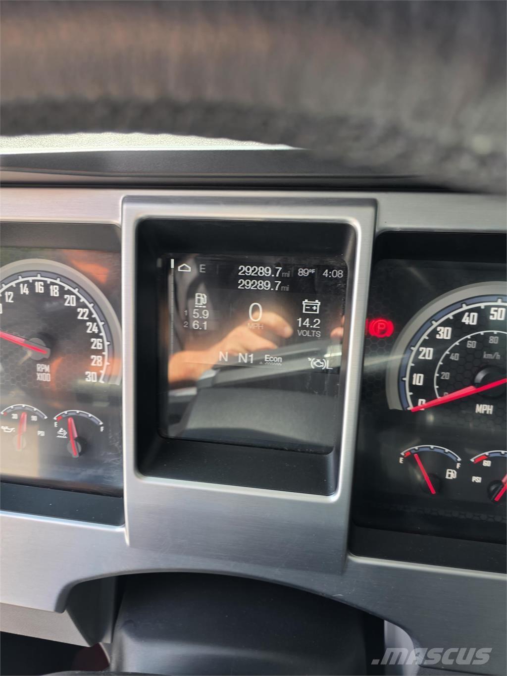 Mack GR64B 傾卸式卡車