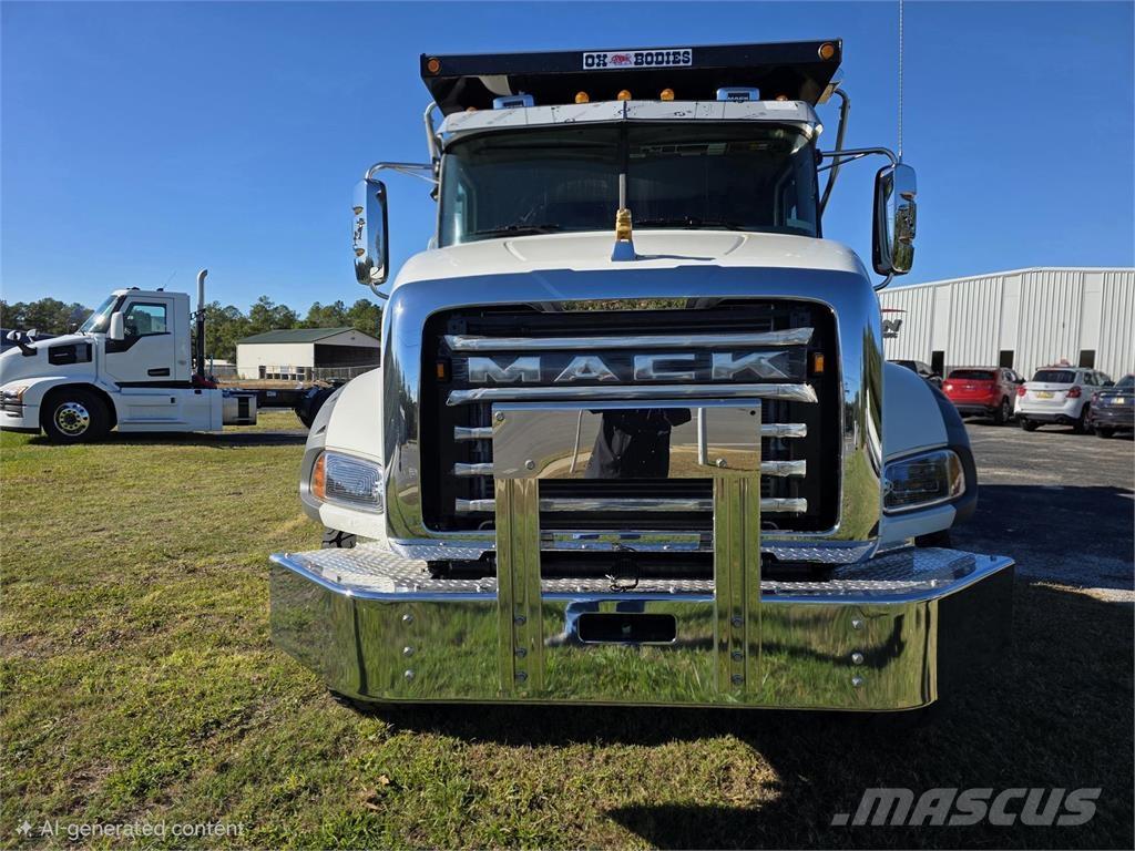 Mack GR64B 傾卸式卡車