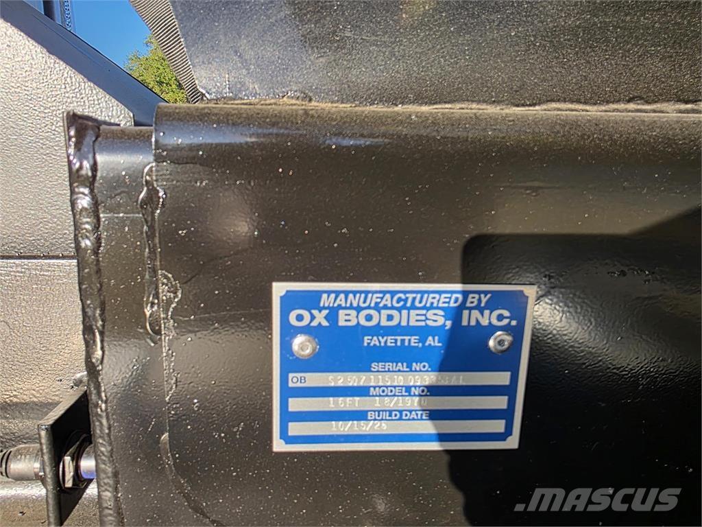 Mack GR64B 傾卸式卡車