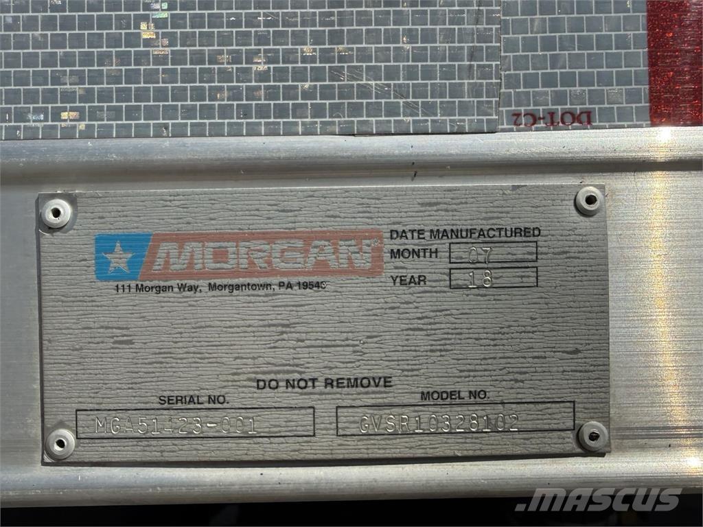 Mack GR64B9 貨箱式卡車