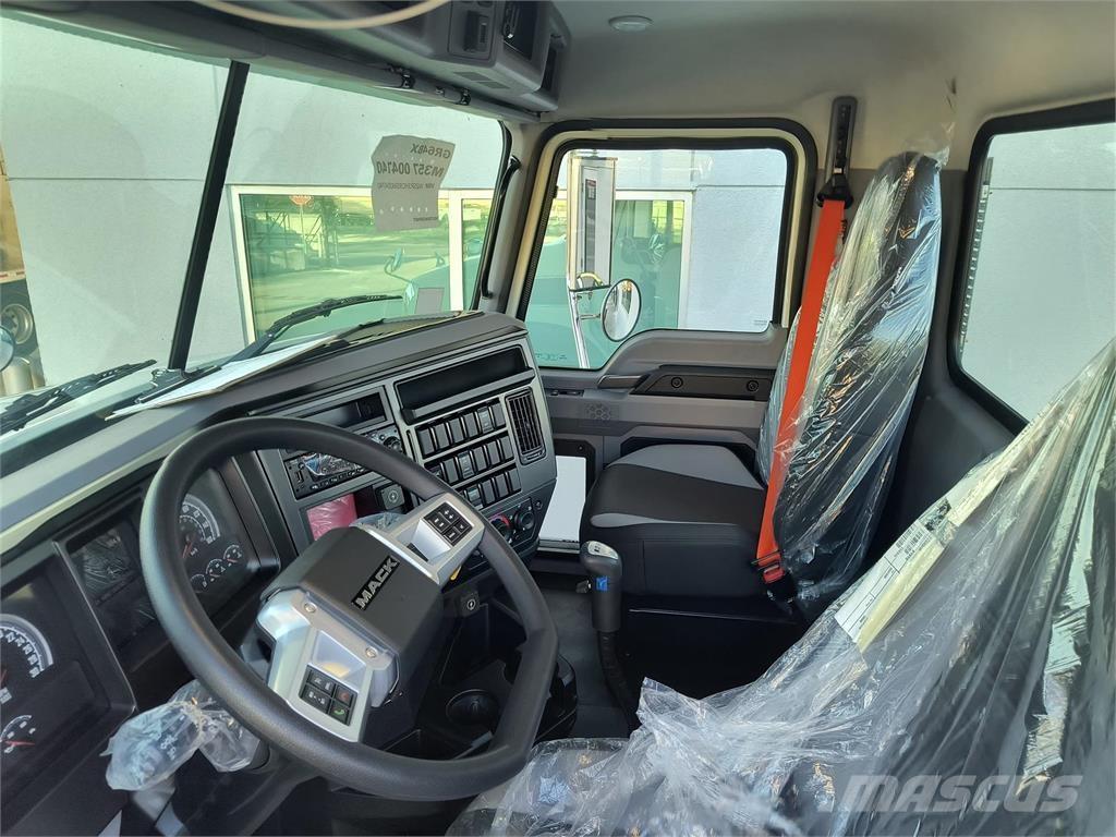 Mack GR64BX 混凝土車