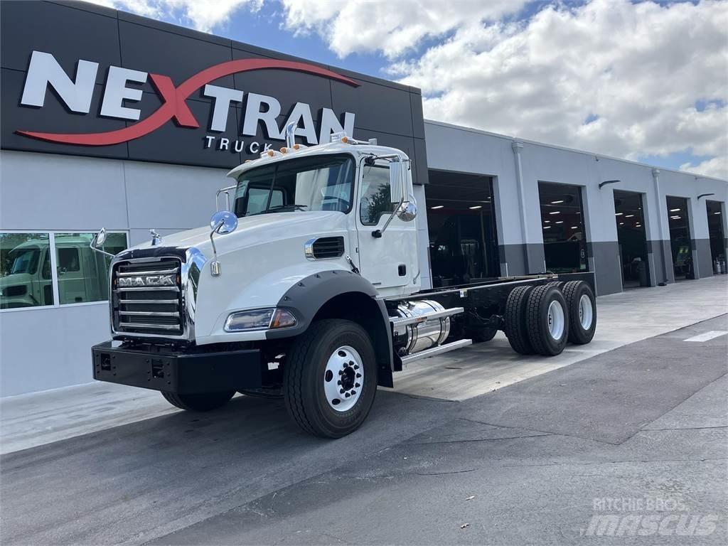 Mack GR64BX 傾卸式卡車