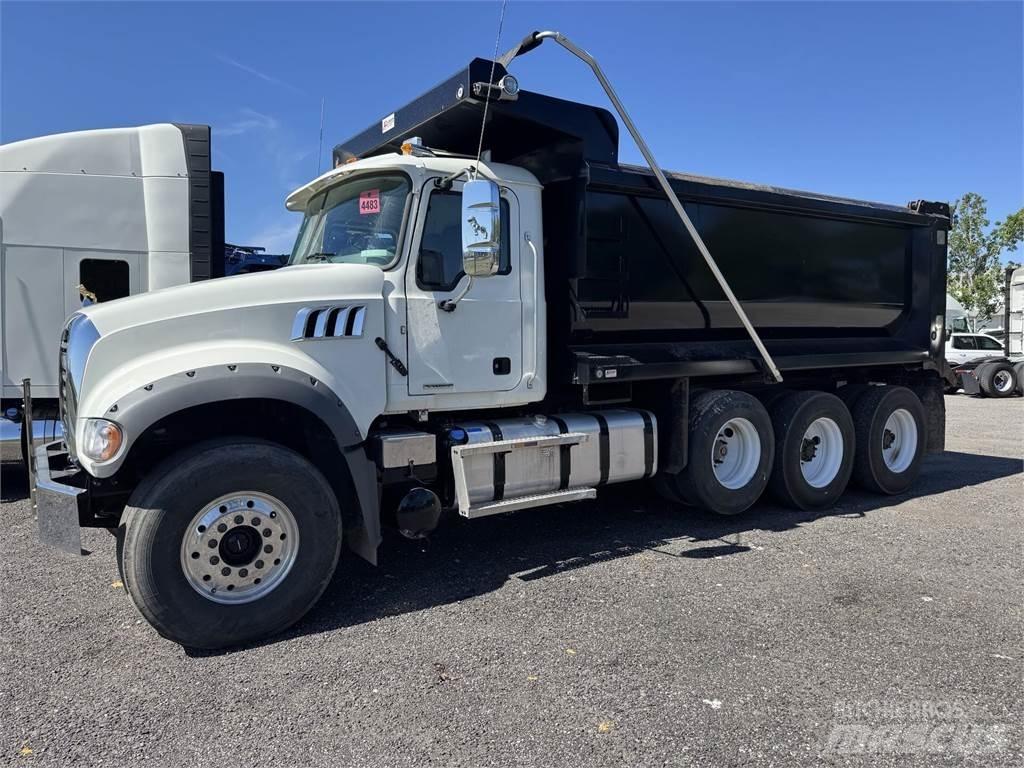 Mack GR64F 傾卸式卡車