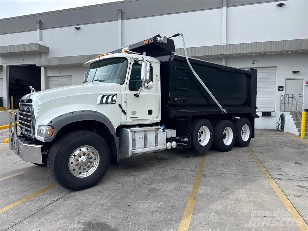 Mack GR64F 傾卸式卡車