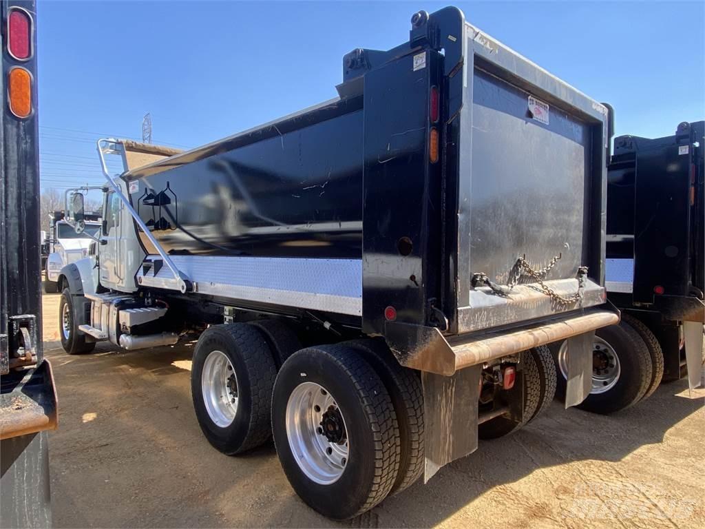 Mack GR64F 傾卸式卡車