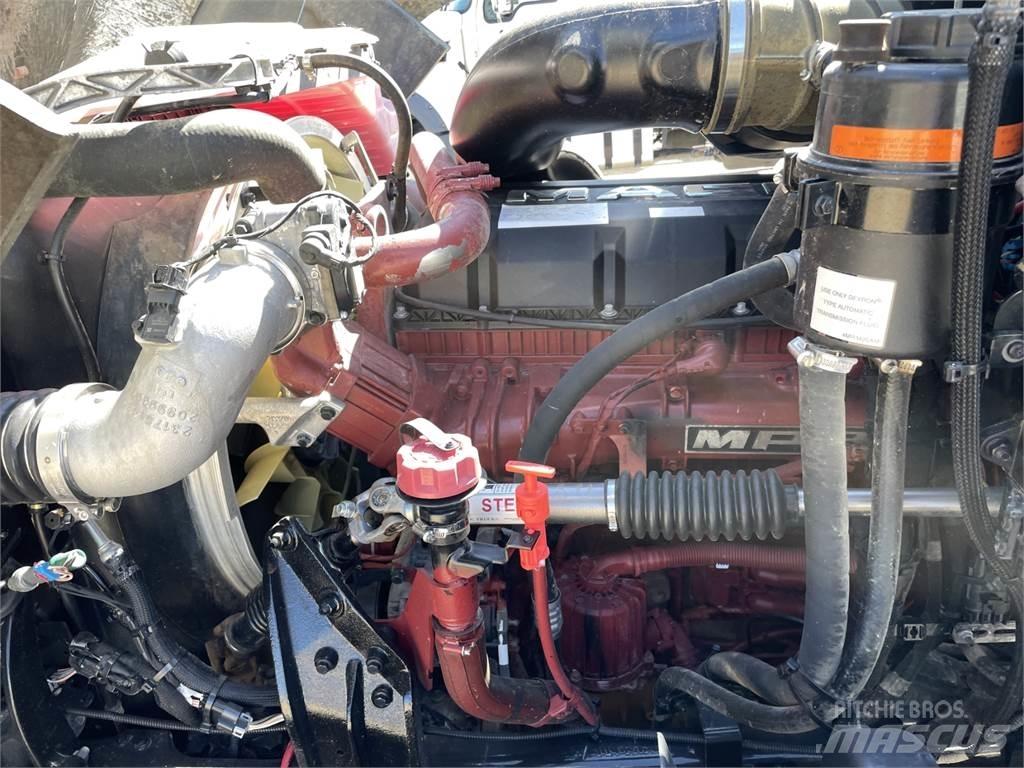 Mack GR64F 曳引機組件