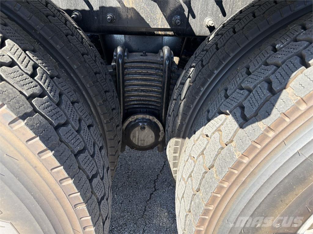 Mack GR64F 其他貨車