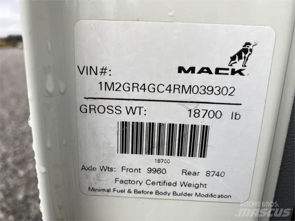 Mack GR64FR 傾卸式卡車