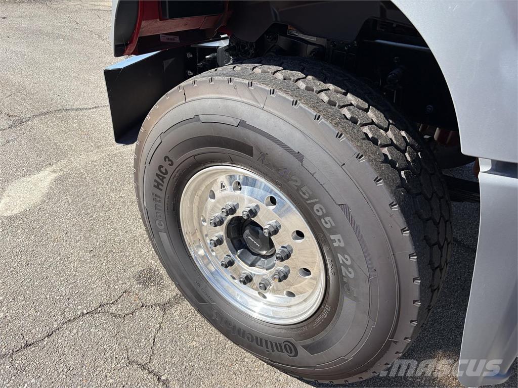 Mack GR64FR 混凝土車