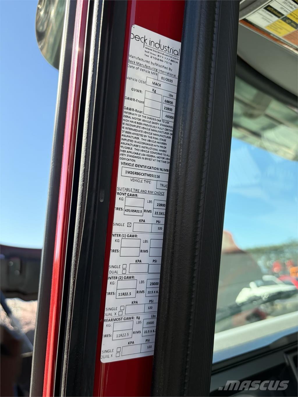 Mack GR64FR 混凝土車