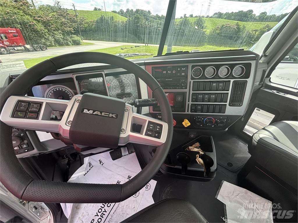 Mack GR64FT 曳引機組件