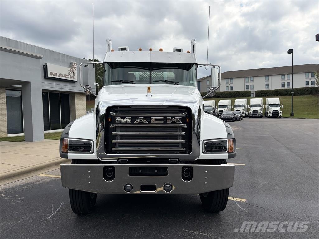Mack GR64FT 曳引機組件