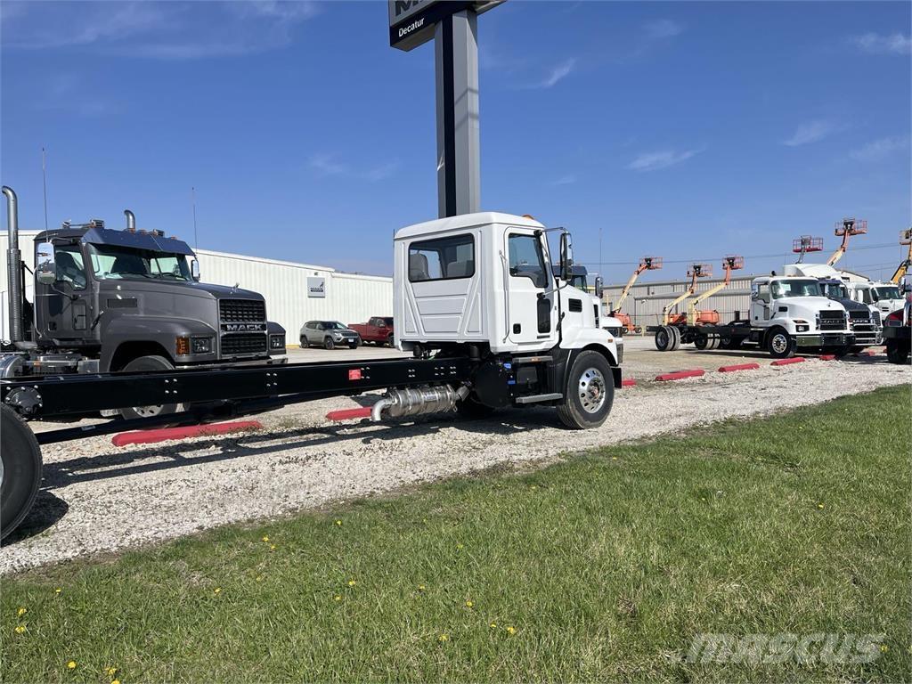 Mack MD6 42R 商用底盤車