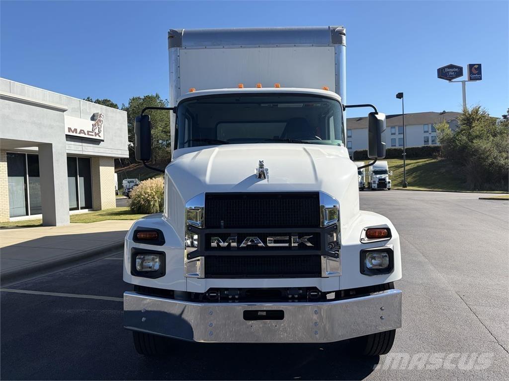 Mack MD6 42R 貨箱式卡車