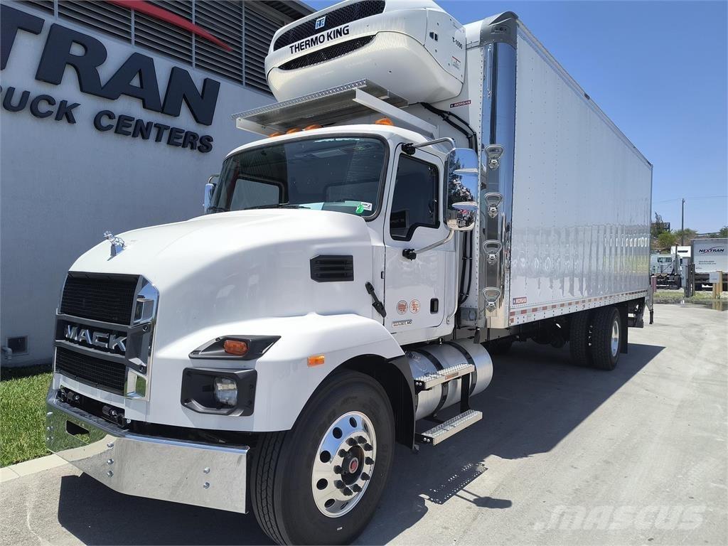 Mack MD6 42R 貨箱式卡車
