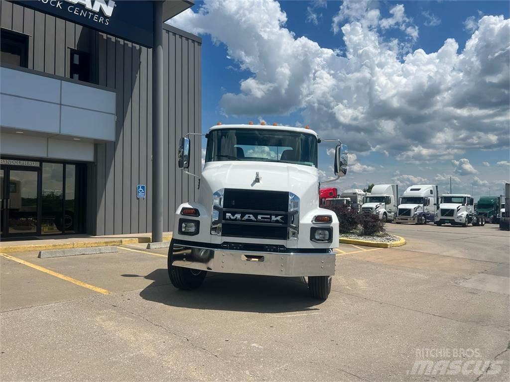 Mack MD642 商用底盤車