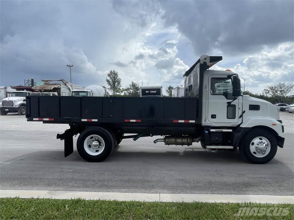 Mack MD642 商用底盤車