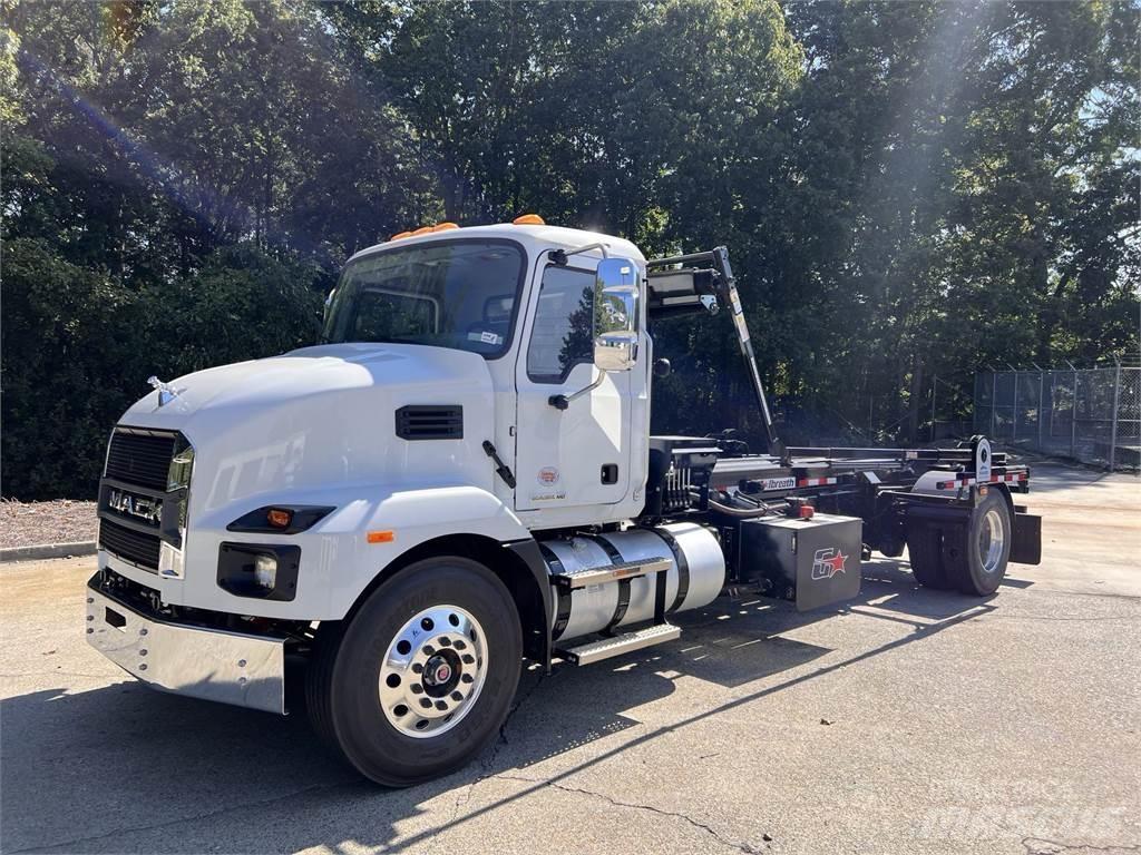 Mack MD7 42R 商用底盤車