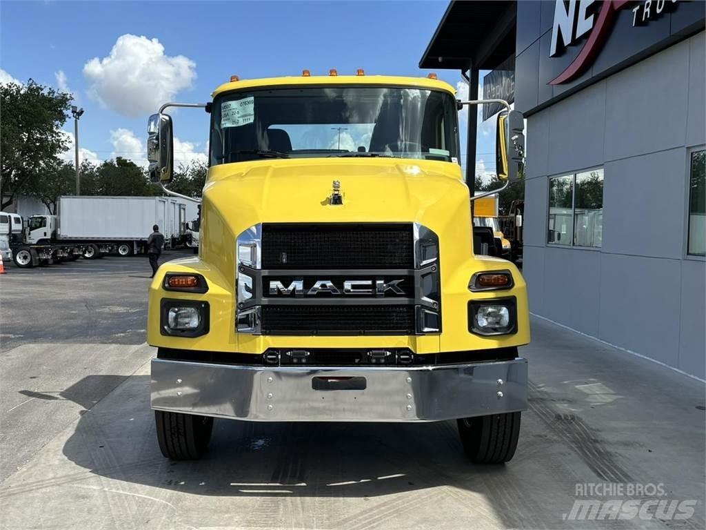 Mack MD7 42R 林業其他機械設備
