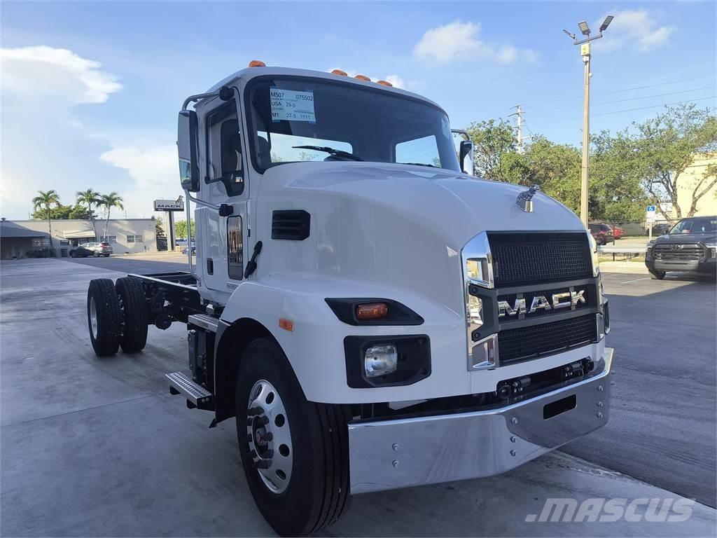 Mack MD7 42R 商用底盤車