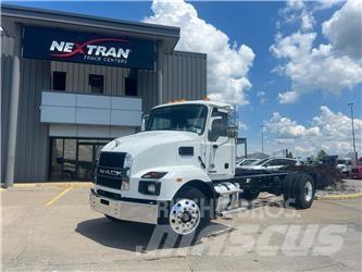 Mack MD742 商用底盤車