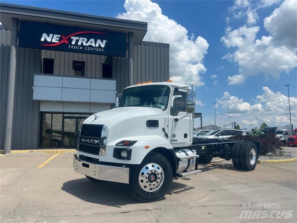 Mack MD742 商用底盤車
